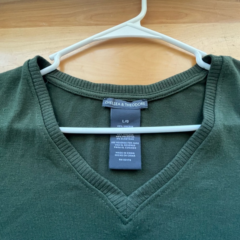 Chelsea & Theodore Green Women’s Top Tunic, V Neck, Short Sleeve Sz L/G - Picture 4 of 6